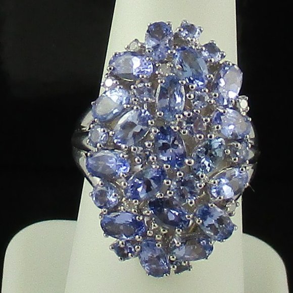 4.20ct Tanzanite Bold Oval Cluster Ring - Picture 6 of 8